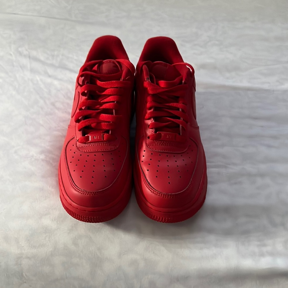 Nike Air Force 1 '07 LV8 1
Men's Shoes
